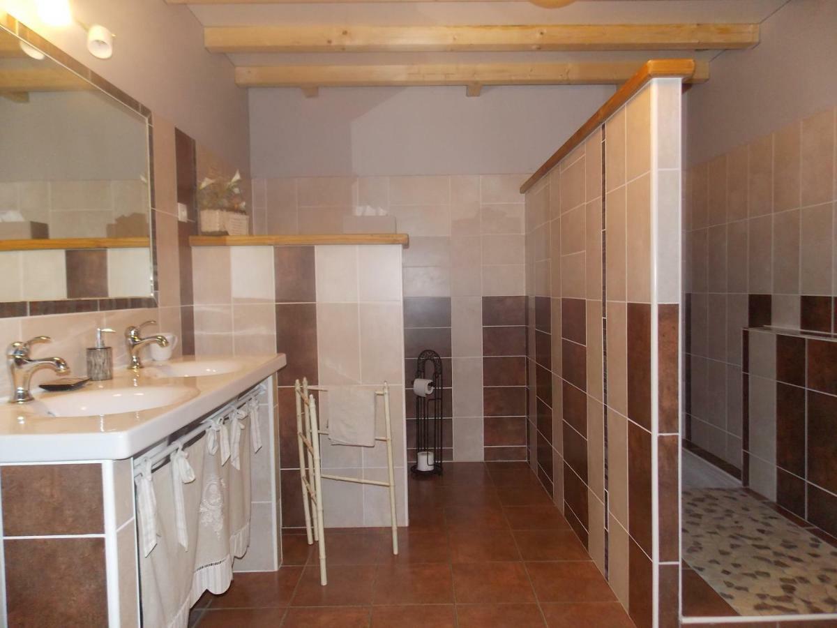 A La Mare Du Vieux Chene Bed & Breakfast Bellegarde-Poussieu Екстериор снимка